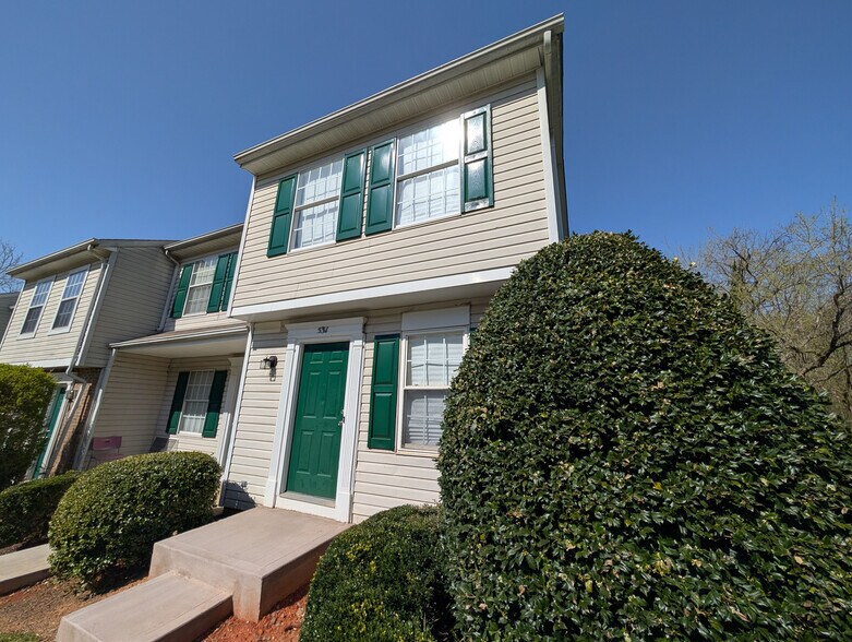 Building Photo - Room in Townhome on Lex Dr
