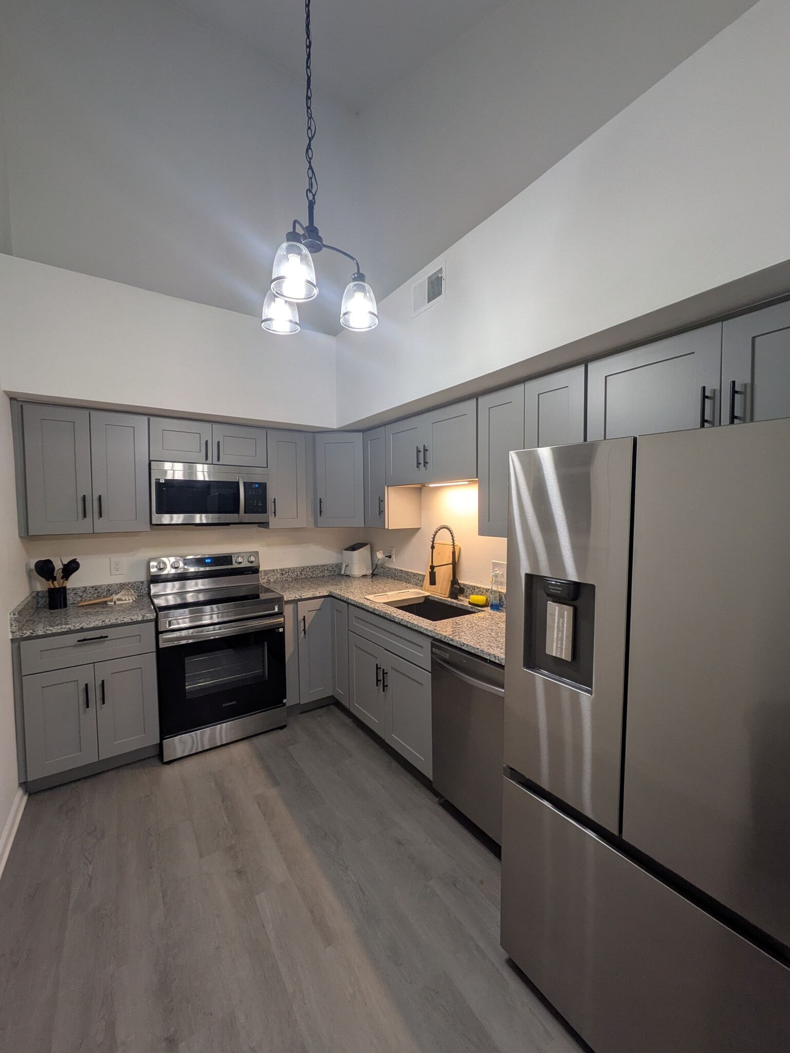 Building Photo - 5626 Carisbrooke Ln