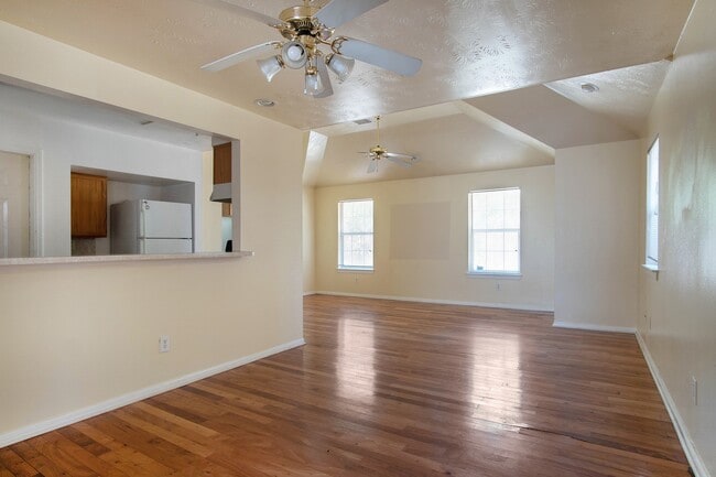Building Photo - 1237 Lovett St