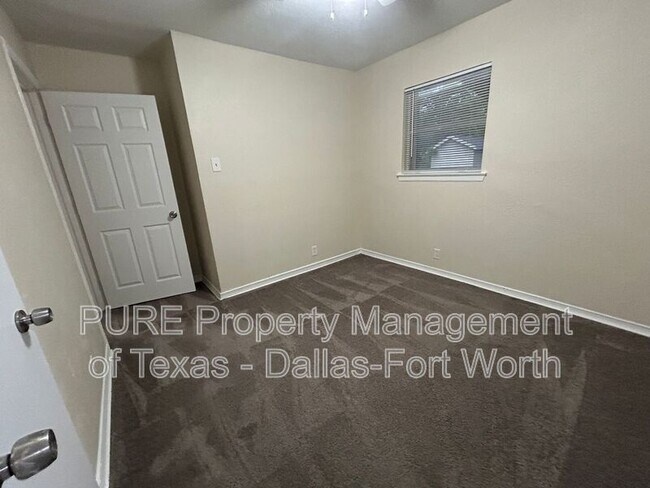 Building Photo - 3428 Statler Dr