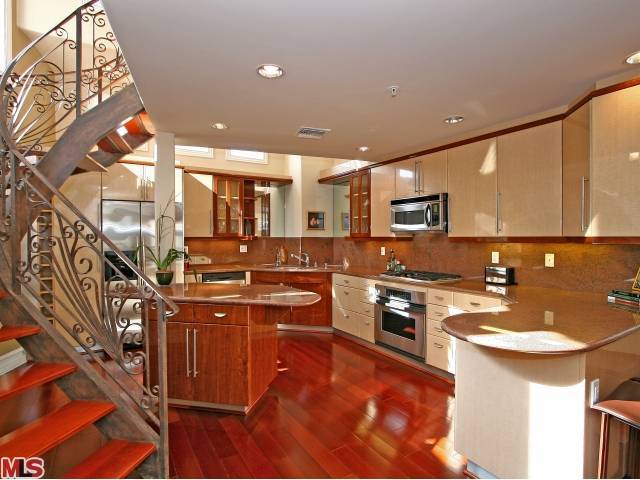 Building Photo - 933 15th Street