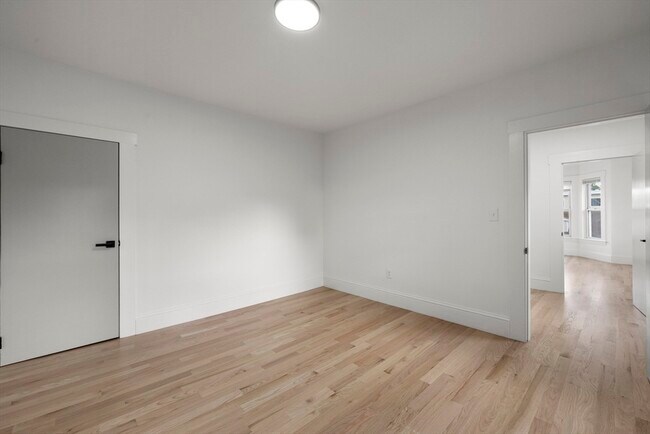 Building Photo - 10 Gould St