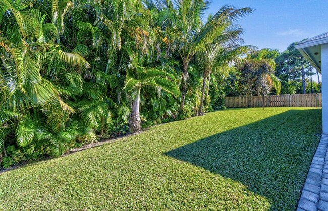 Building Photo - 2532 SE Jason Pl