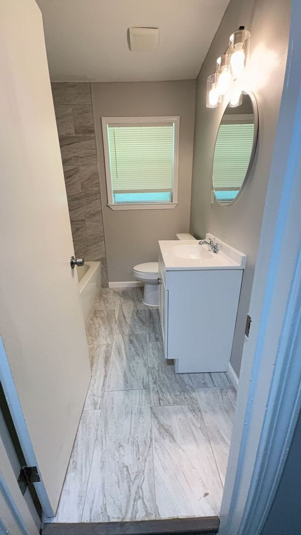 Building Photo - Beautifully Updated 4 bedroom 2 bath home - Open to Section 8