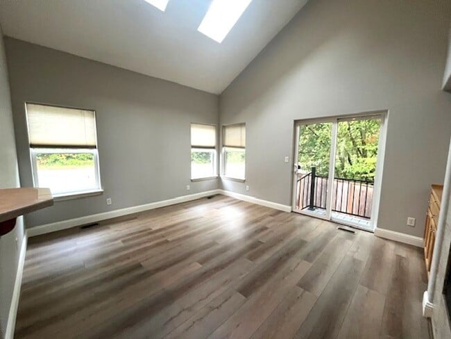 Building Photo - Newly Remodeled 4 Bedroom, Wilsonville, OR