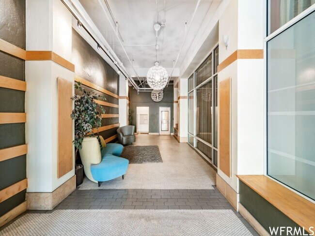 Building Photo - 163 W 200 S