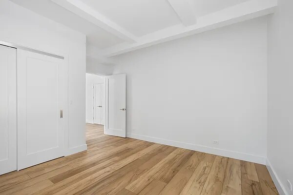 Building Photo - 133 E 39th St