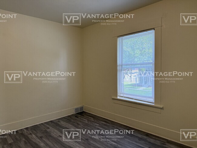 Building Photo - 155 N Maple Ave