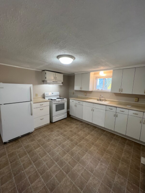 Building Photo - 506 Stafford Rd