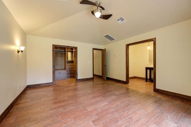 Building Photo - 2429 Cedar Oak Dr