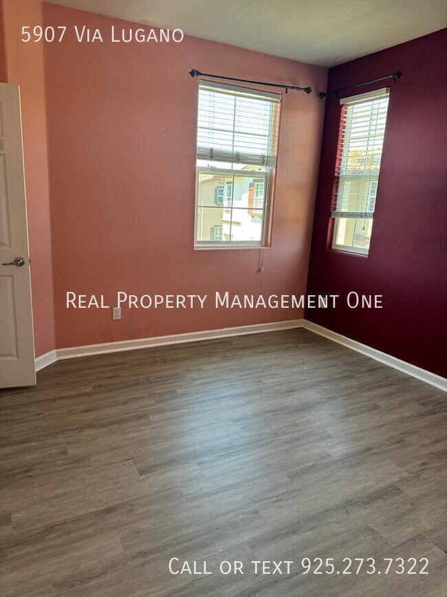 Building Photo - 5907 Via Lugano Via