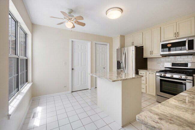 Building Photo - 2234 Seaver Ln