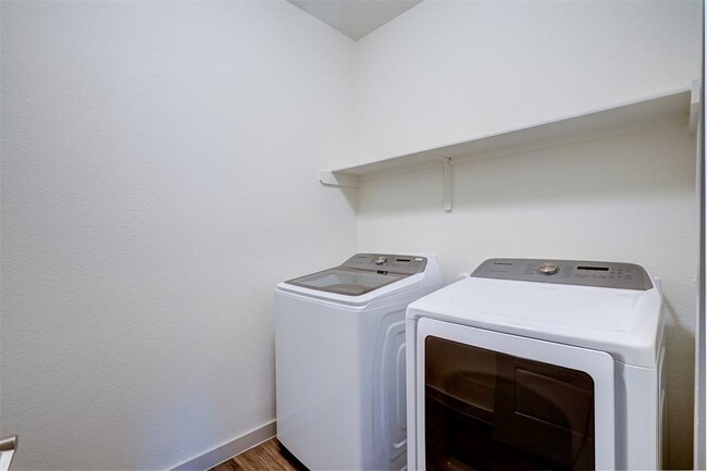 Building Photo - 4613 Tully Dr