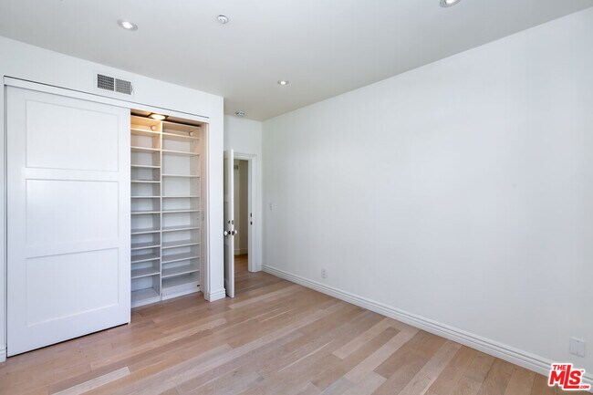 Building Photo - 3019 3rd St