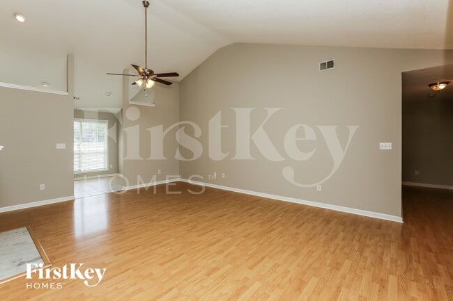 Building Photo - 200 Summer Hill Dr