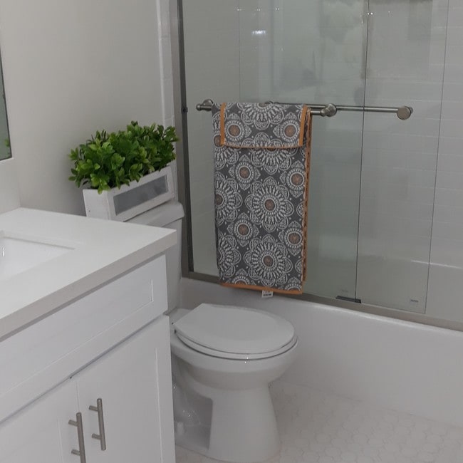 Tiled floor - 4727 W 147th St