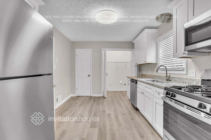 Building Photo - 835 Brompton Ct NW