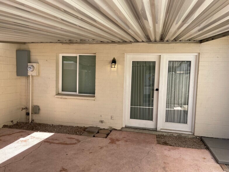 Patio - 225 N Standage