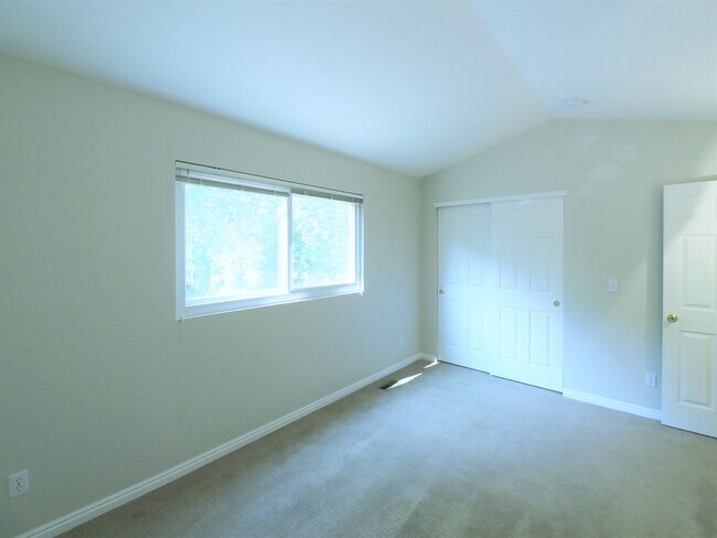 Second bedroom - 1233 Warrior Way