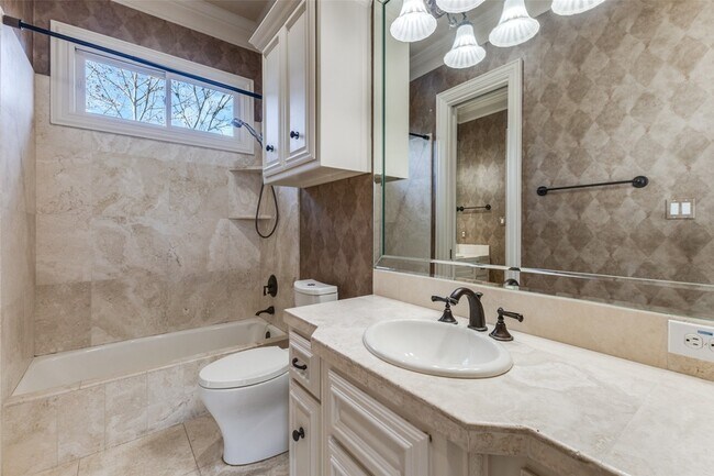 Building Photo - 6416 Dykes Way