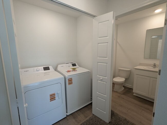 Building Photo - BRAND NEW 3 Bedroom, 2.5 Bath Townhome located on the Westside - CLOSE TO NAS JAX, RESTAURANTS, S...