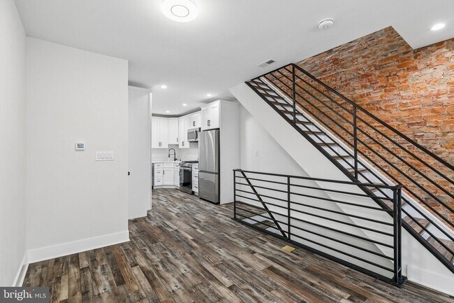 Building Photo - 3156 Almond St