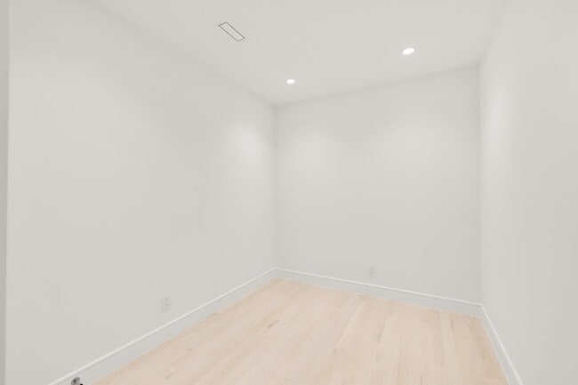Building Photo - 1515 14th St NW
