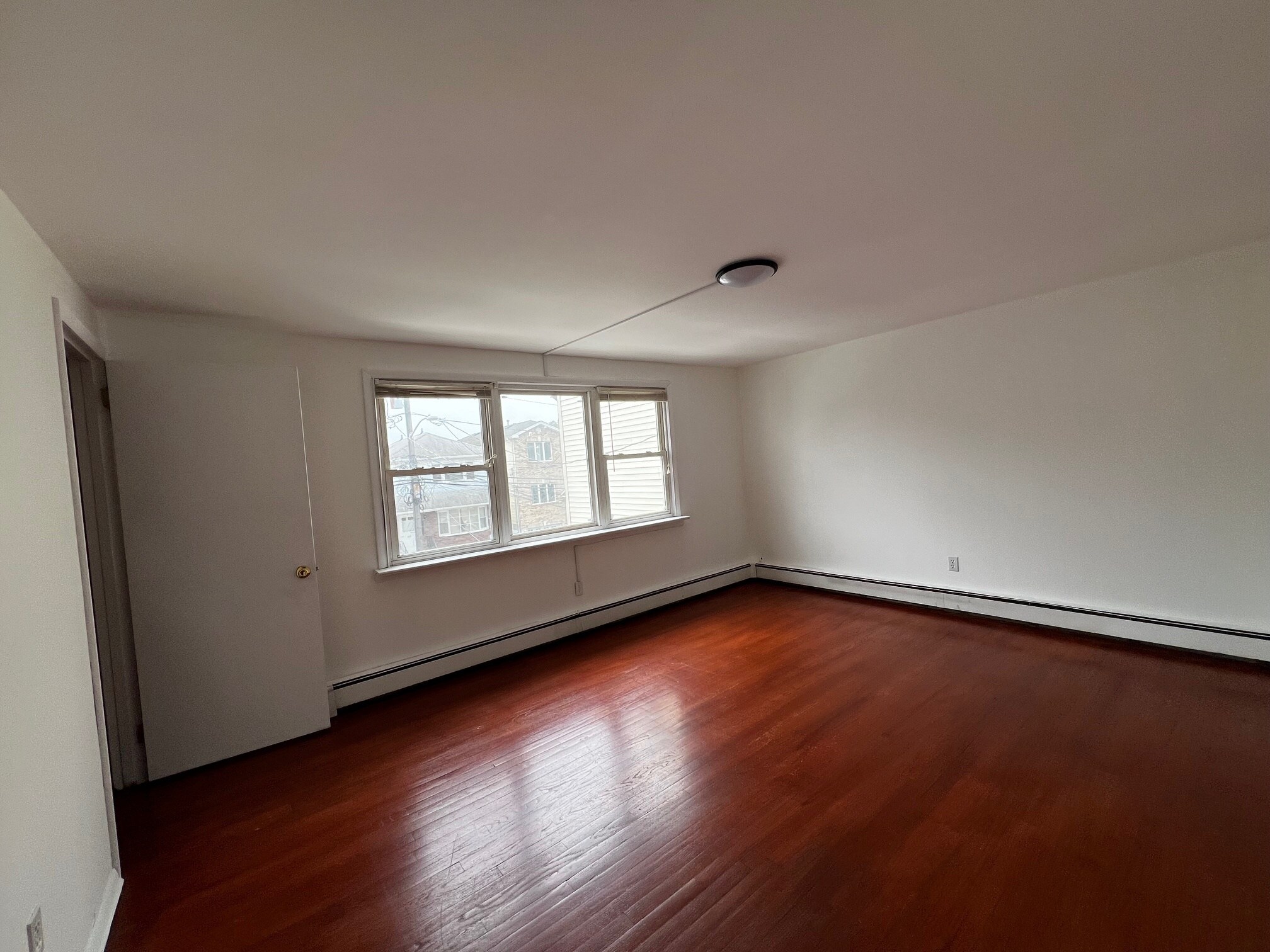 Building Photo - 316 William St