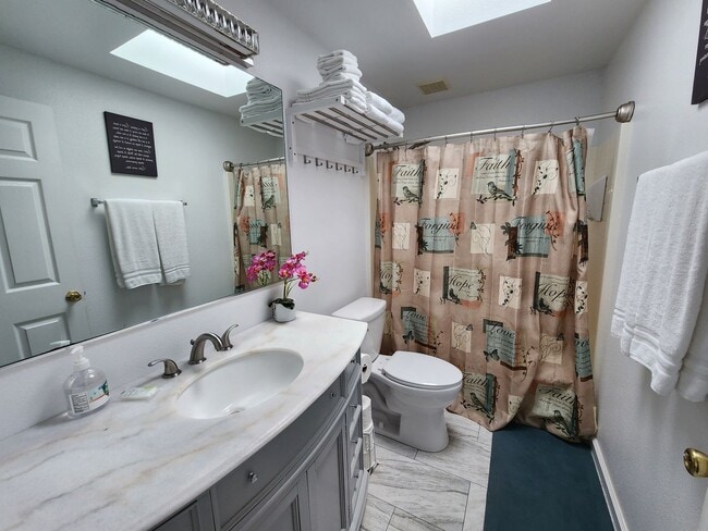 Building Photo - 4190 Hillside Ct