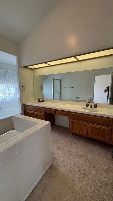 Building Photo - 452 E Bougainvillea Ln