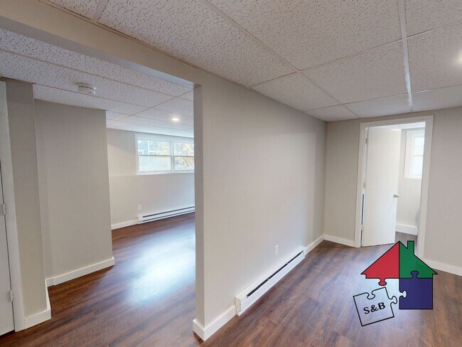 Building Photo - 20 Hubbard St