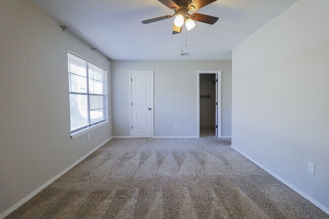 Building Photo - This Beautiful Home by Hunter Park is Wait...