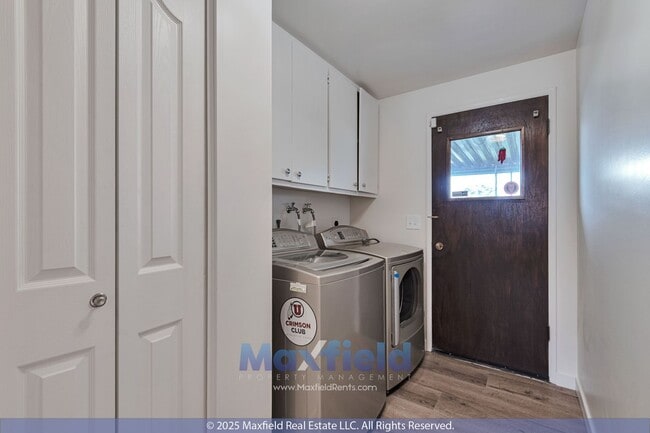 Building Photo - Millcreek Area Newly Updated - 4BD 2 BA 2GAR