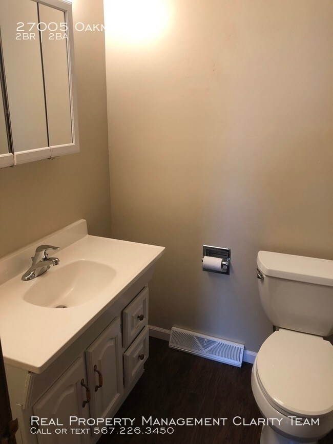 Building Photo - 2 Bed/2 Bath Townhouse in Perrysburg
