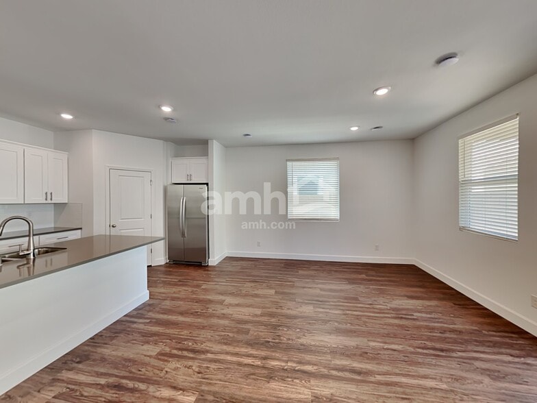 Building Photo - 8152 Winterfell Peak Ave