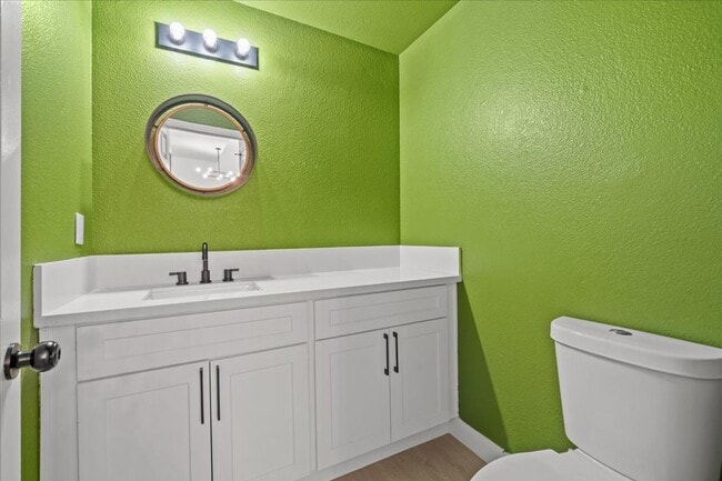 Building Photo - Modern, Elegant Fully Furnished 3 Bedroom ...