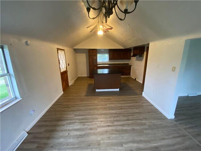 Building Photo - 168 Talbott Dr