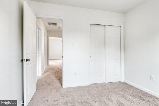 Building Photo - 3964 Rosebay Ct