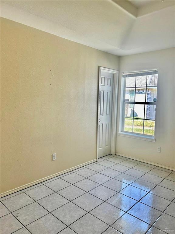 Building Photo - 16 S Logan Dr