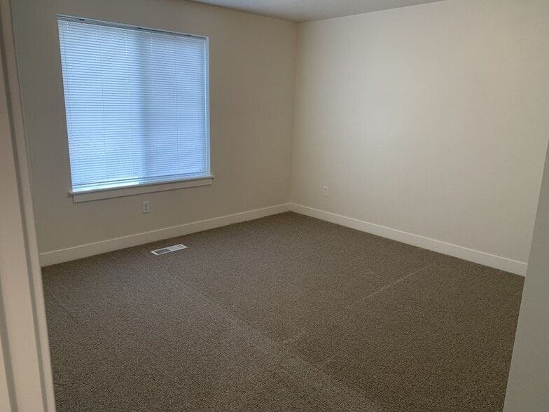Building Photo - 15078 S 2815 W