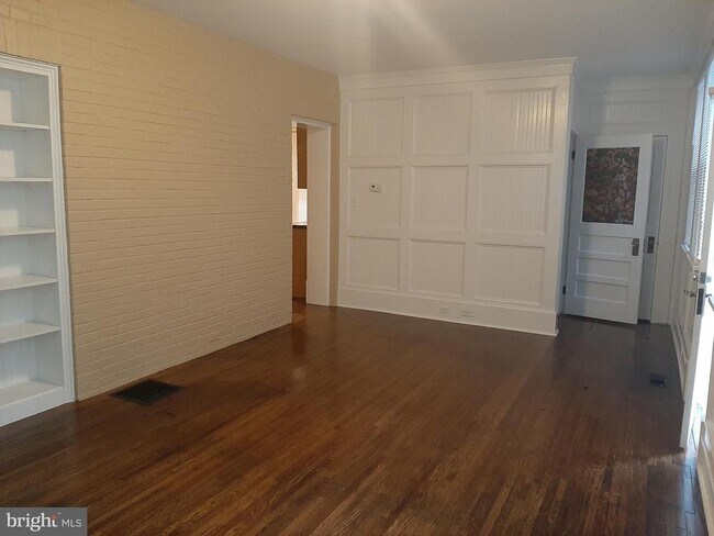 Building Photo - 443 N Loudoun St