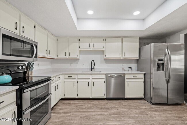 Building Photo - 9709 Fawn Brook Cir N