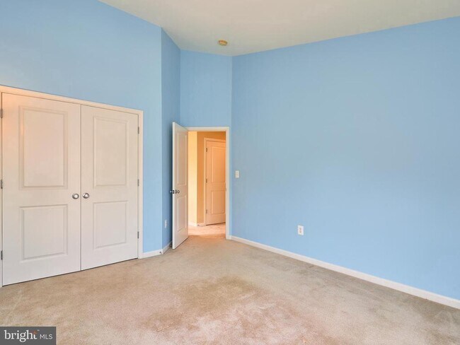 Building Photo - 41625 Broxbourne Terrace