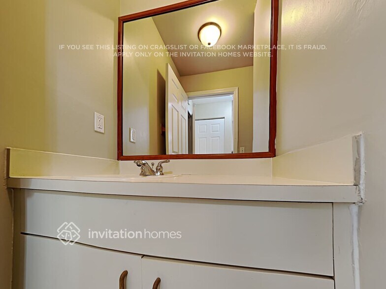 Building Photo - 14001 Richwood Pl
