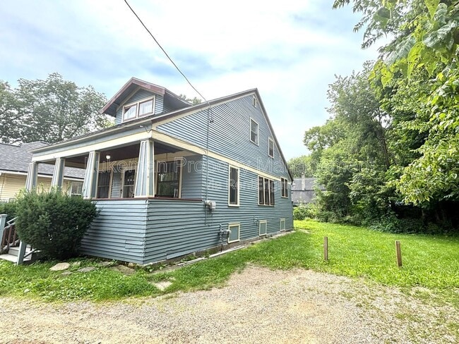 Building Photo - 819 Hoffman Ct