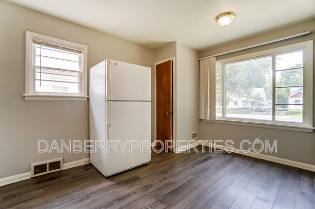 Building Photo - 818 Brookley Blvd