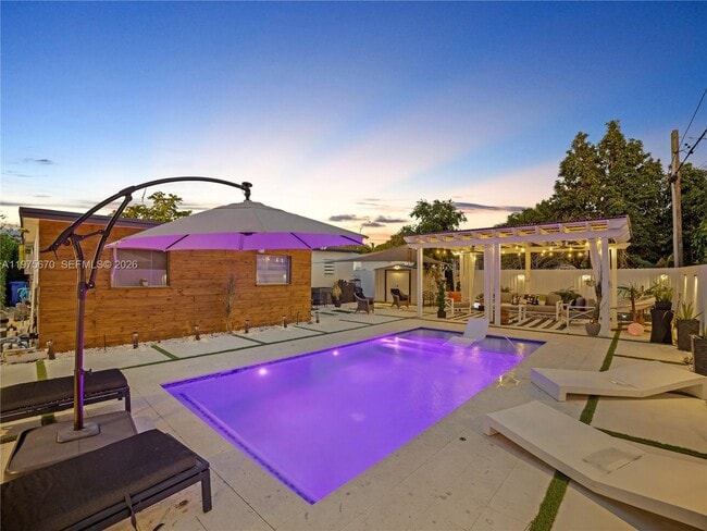 Building Photo - 920 NE 159th St