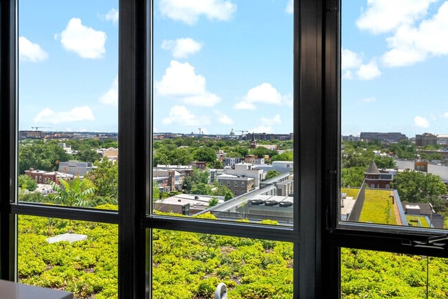 Building Photo - 1611 8th St NW