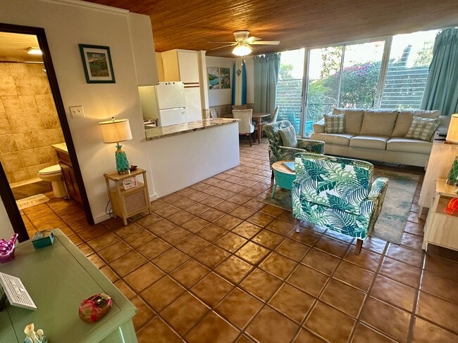 Building Photo - Ocean Front Complex w/ Pool & Amenities, F...