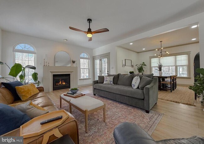 Building Photo - 23185 Pembrook Dr